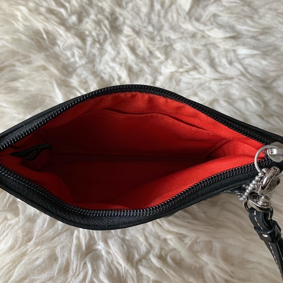Coach - Wristlet - Picture 3 of 3